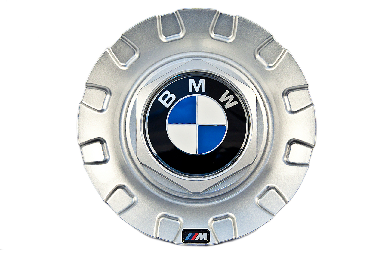 Genuine M Cross-Spoke 101 Wheel Cover Hub Cap 36 13 6 757 372 view 2