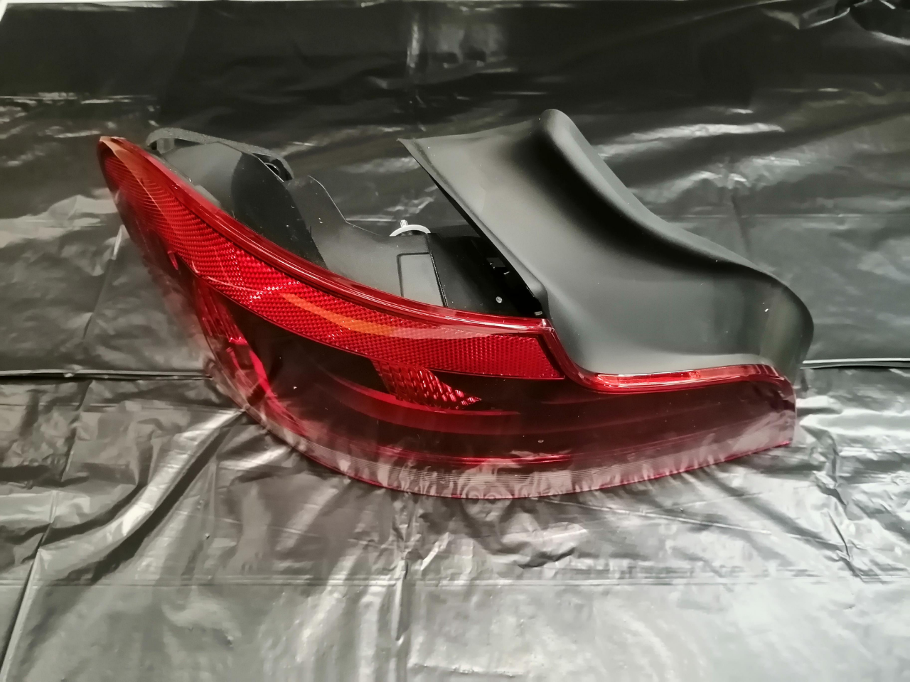 Genuine Black Line Left Side NS Tail Rear Light Side Panel 63 21 7 327 275 view 2