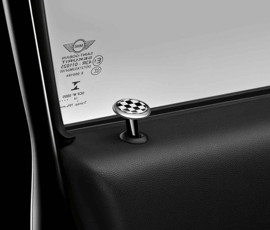 Genuine Chequered Black/White Style Pack view 2