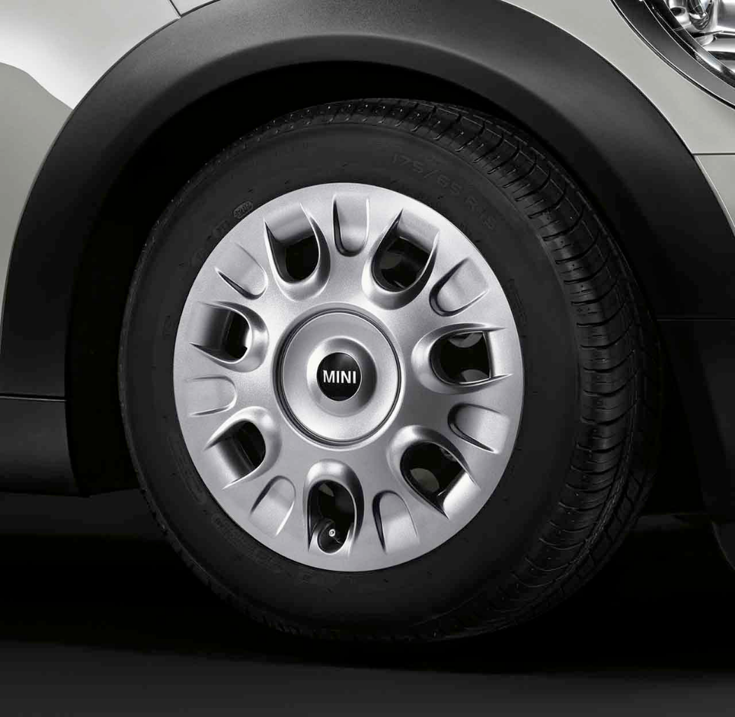 Genuine 15" Silver Wheel Cover With Wordmark For 15 Inch Wheels 36 13 6 785 977 view 2
