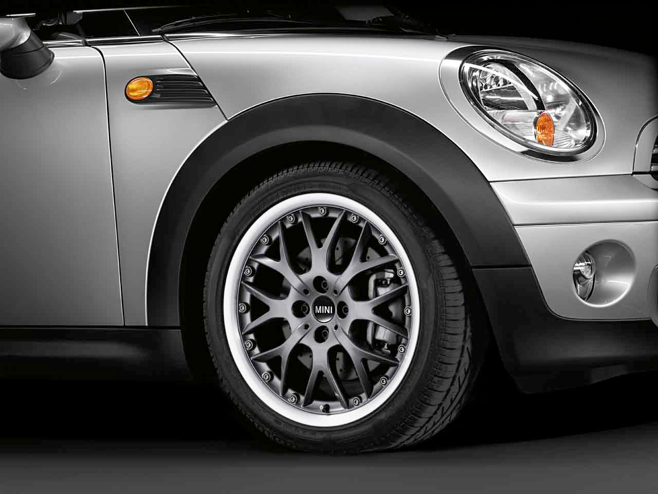 Genuine 17" Alloy Wheel Cross-Spoke Composite R90 Anthracite 36 11 6 777 969 view 2