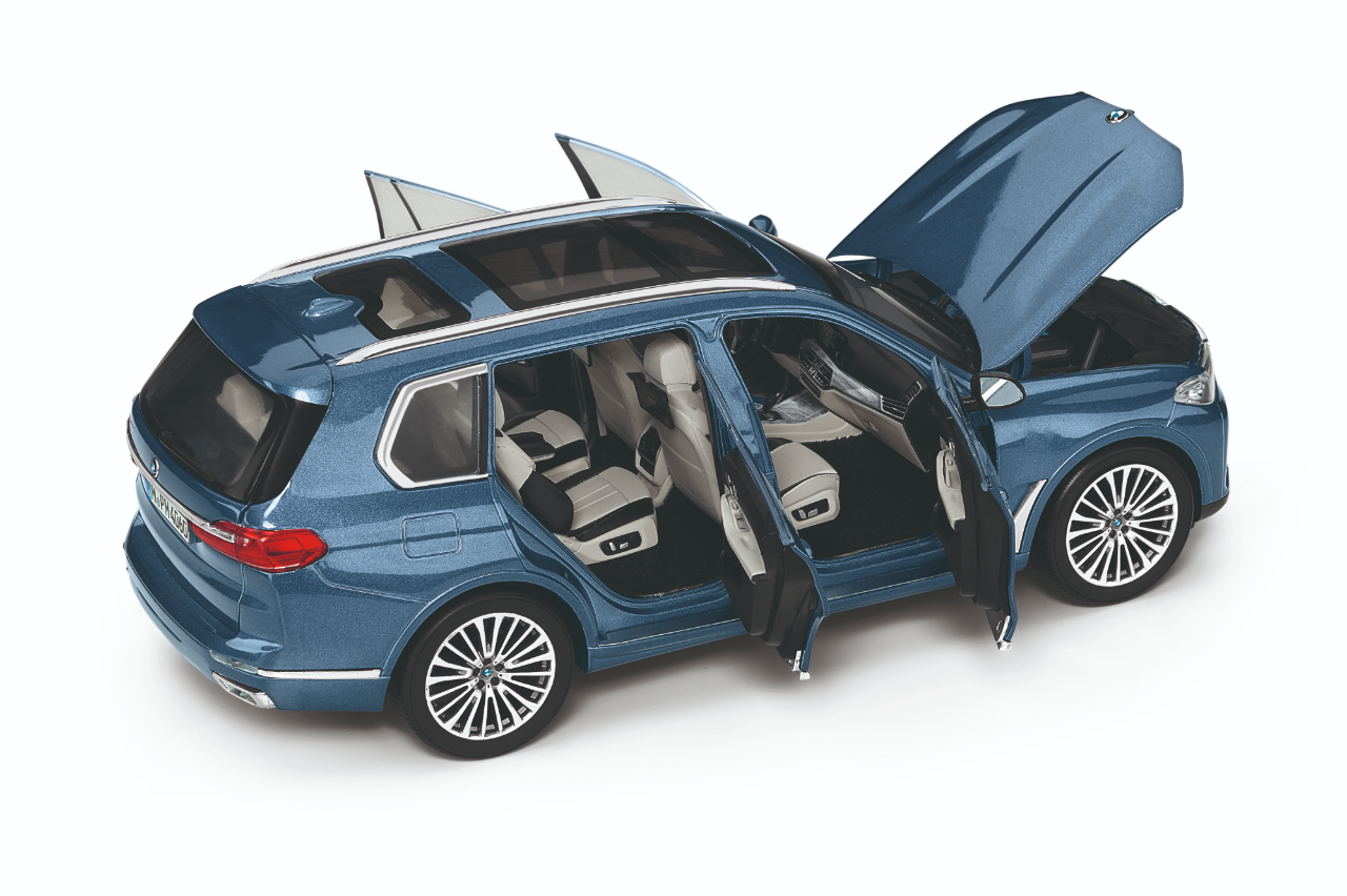 Genuine Car Model Miniature X7 Blue Vehicle Toy 1:18 view 2