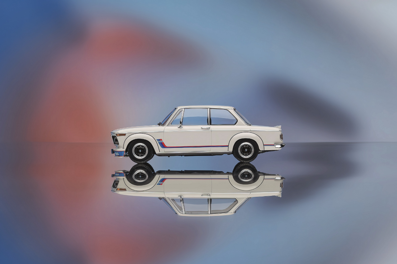 Genuine Car Model Miniature 2002 Turbo White 1:18