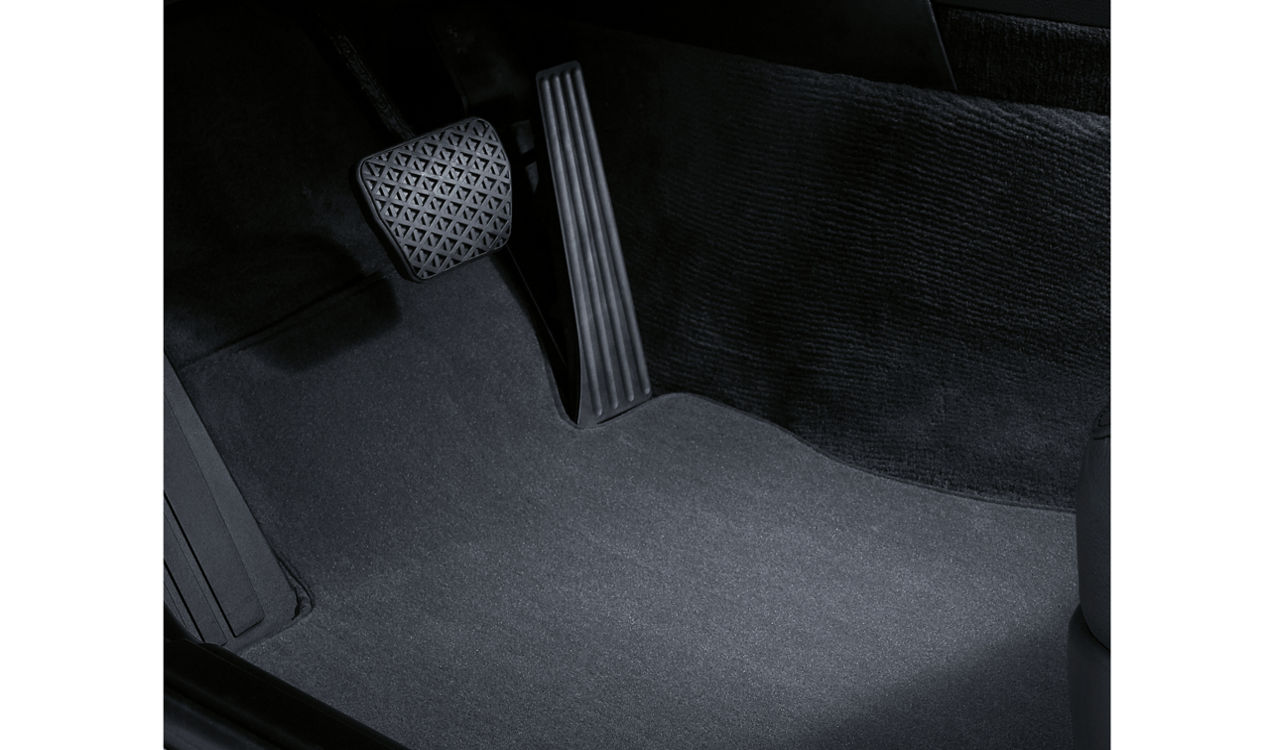 Genuine Tailored Velour Floor Mats Set Black 51 47 9 117 174