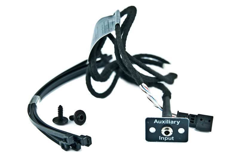 Genuine In-Car AUX Connector Retrofit Kit 65 12 0 153 502