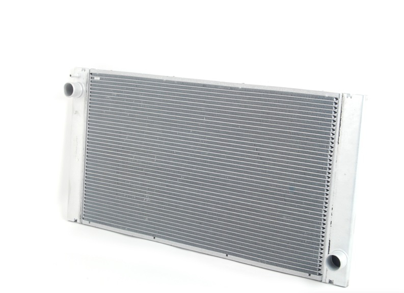 Genuine Engine Cooling Radiator 17 11 2 751 275