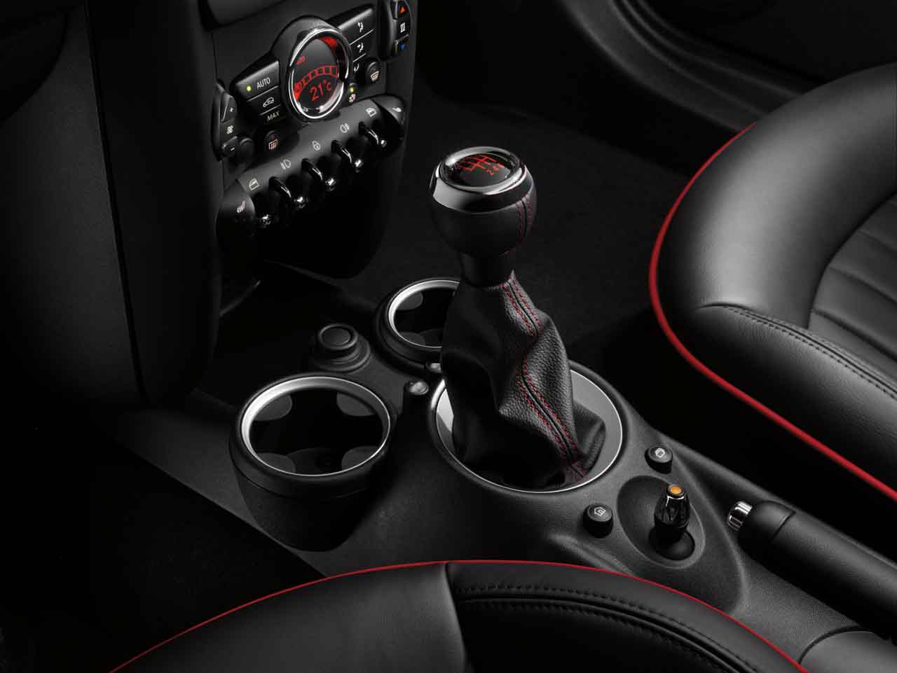 Genuine Gear 6-Speed Shift/Stick Knob Leather and Boot Gaiter 25 11 7 606 376