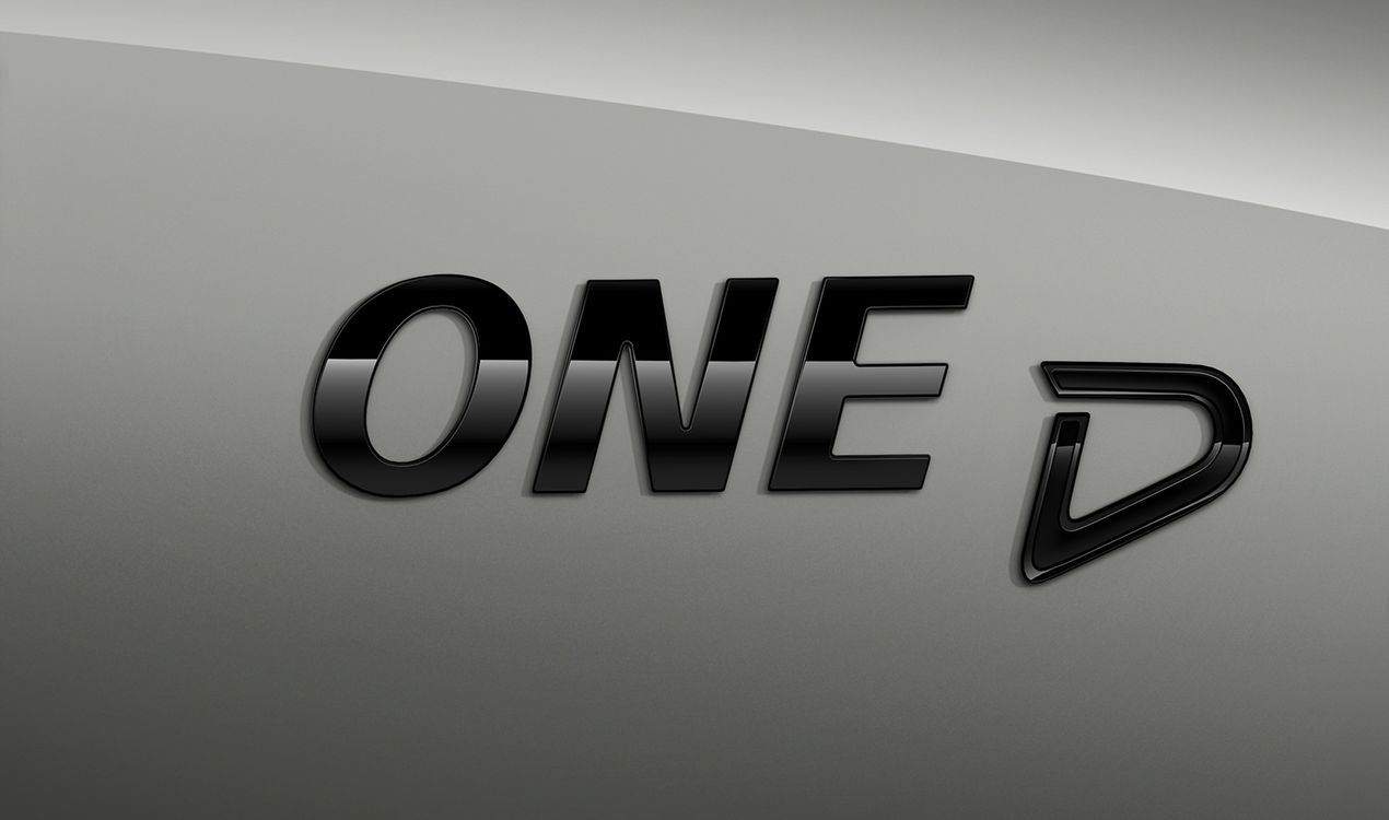Genuine Lettering Piano Black 51 14 2 465 247