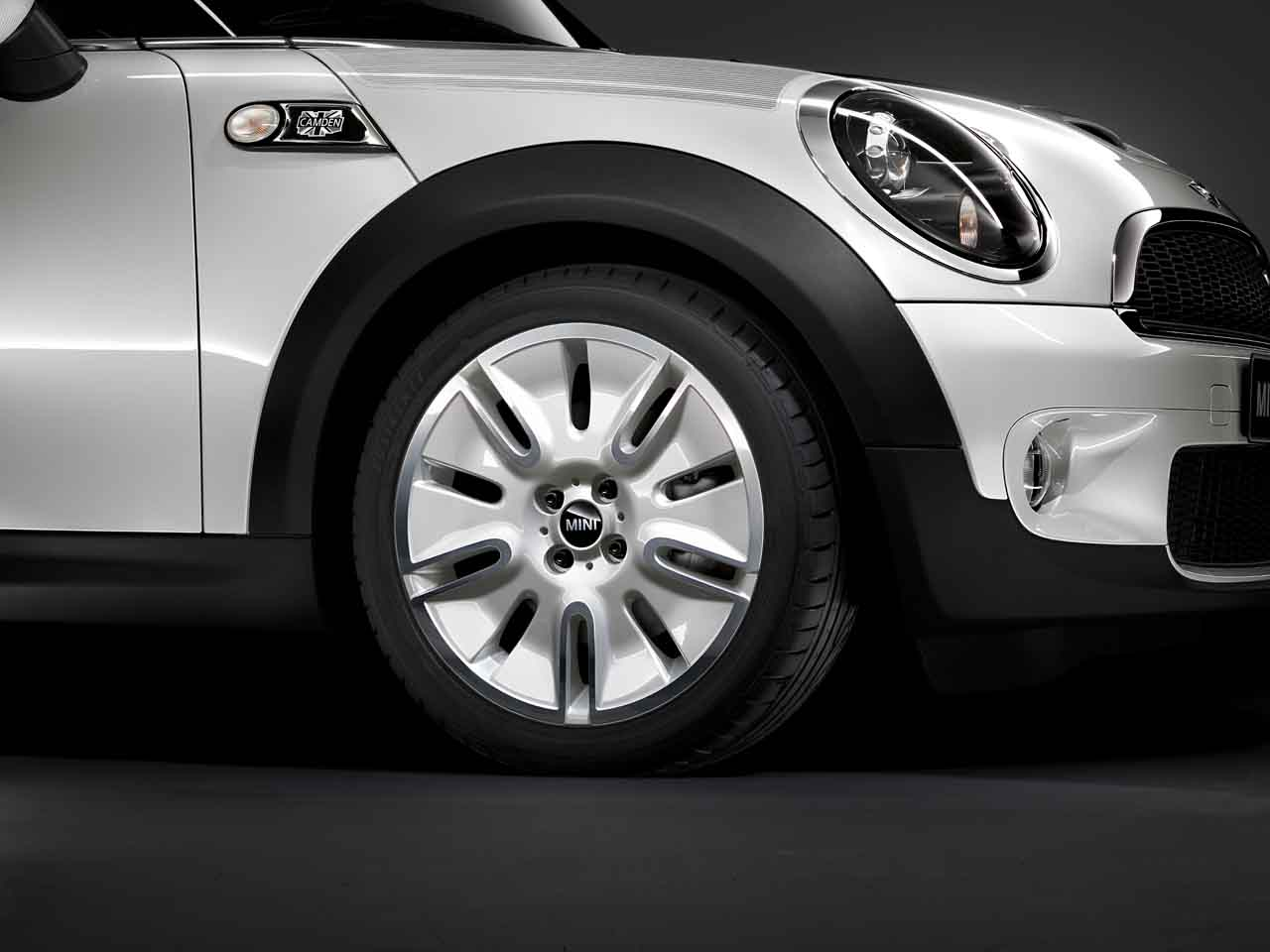 Genuine 17" Inch Light Alloy Wheel Silver Shield R117 36 11 6 789 797