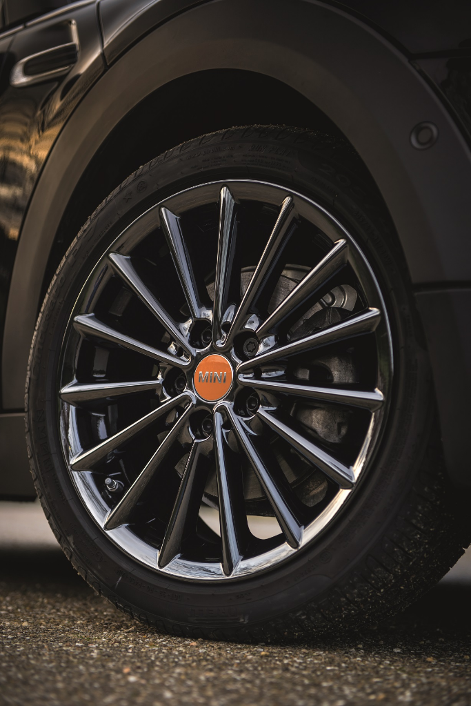 Genuine Centre Wheel Hub Cap Covers Set 4 Bright Orange 36 13 2 354 149