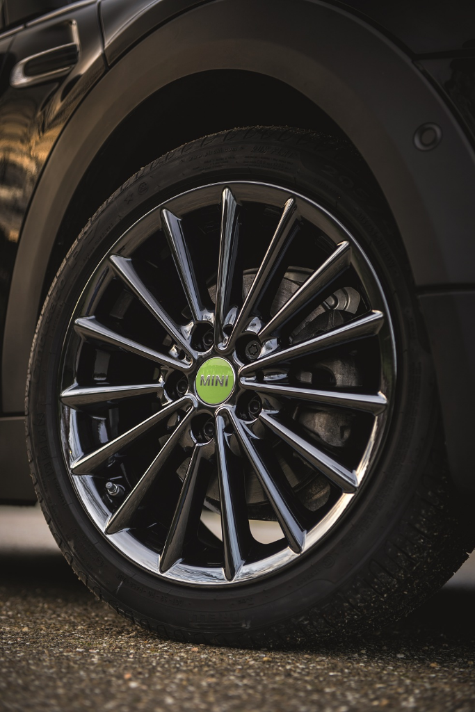 Genuine Centre Wheel Hub Cap Covers Set 4 Apple Green 36 13 2 354 150