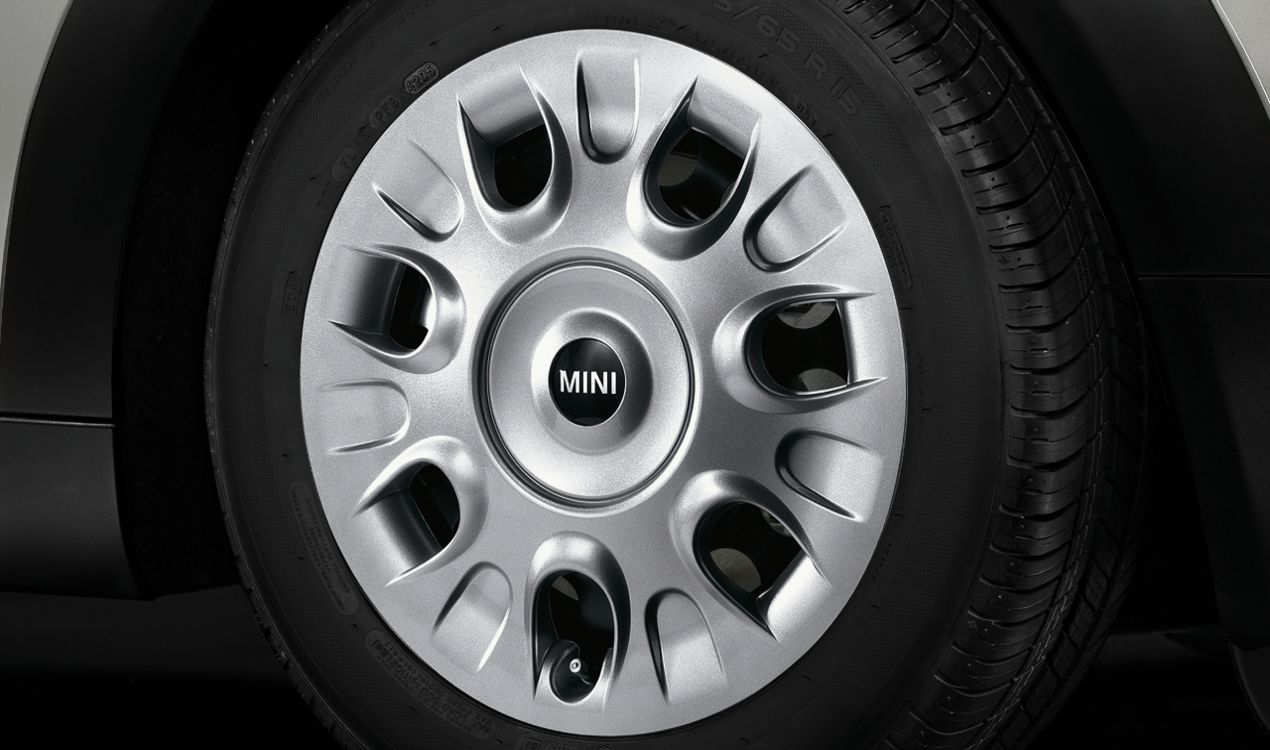 Genuine 15" Silver Wheel Cover With Wordmark For 15 Inch Wheels 36 13 6 785 977