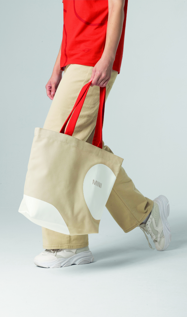 Genuine Shopper Bag Car Face Detail Wordmark Vibrant Silver White Rebel Red 80 22 5 B32 0D1 view 4