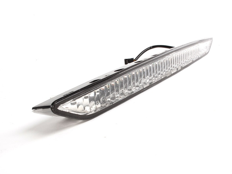 Genuine Third Brake Rear Tail Light / Stop Lamp White 63 25 6 930 246 view 2