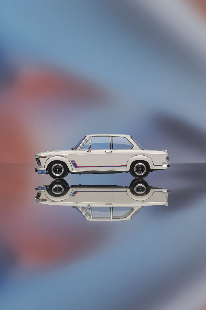 Genuine Car Model Miniature 2002 Turbo White 1:18 view 4