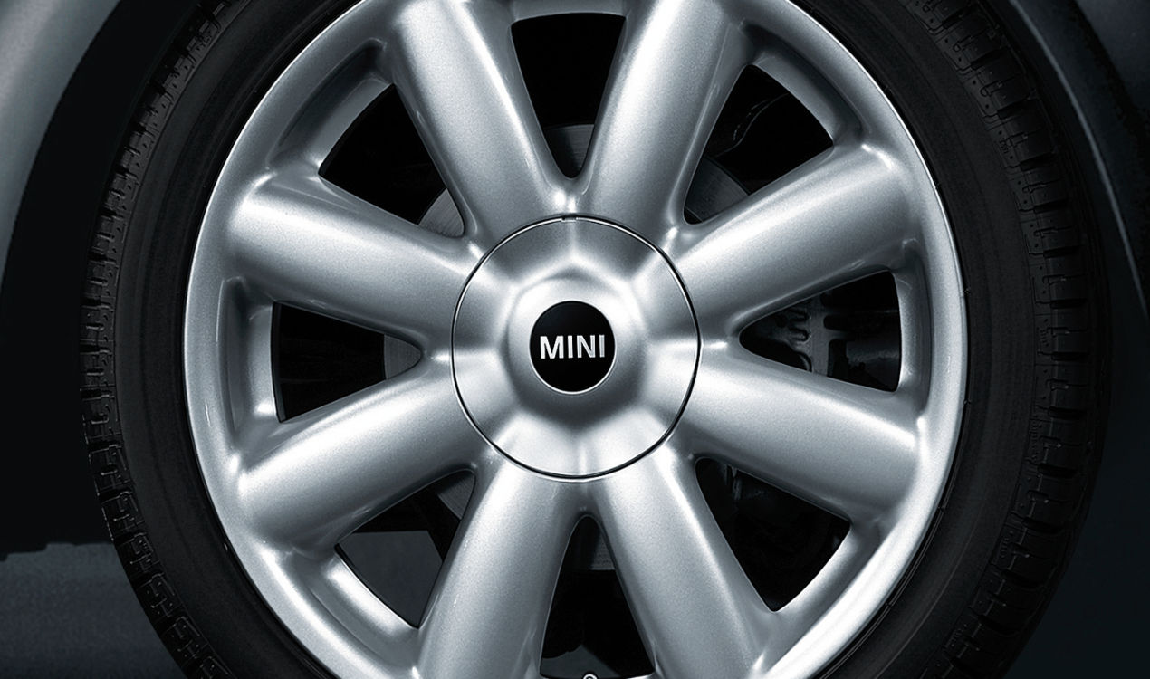 Genuine 17" Silver Hub Cap For 17 Inch Crown Spoke R104 Alloy Wheels 36 13 6 771 002 view 3