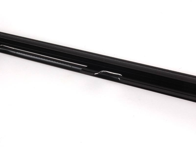 Genuine Left Exterior Roof Trim/Grill Moulding 51 13 7 146 105 view 3