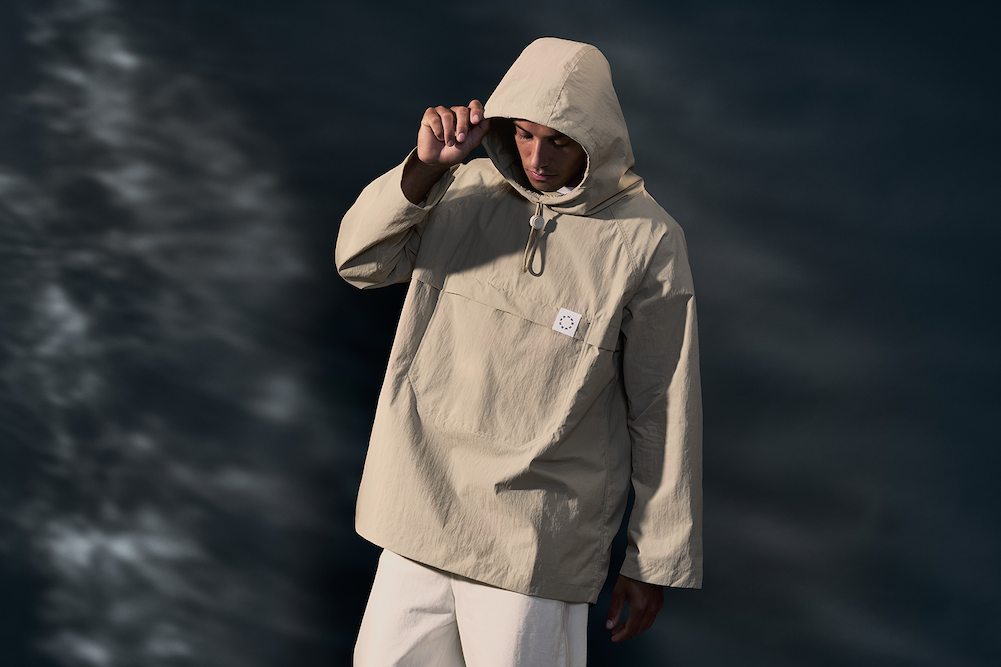 Clothing & Clothing Accessories